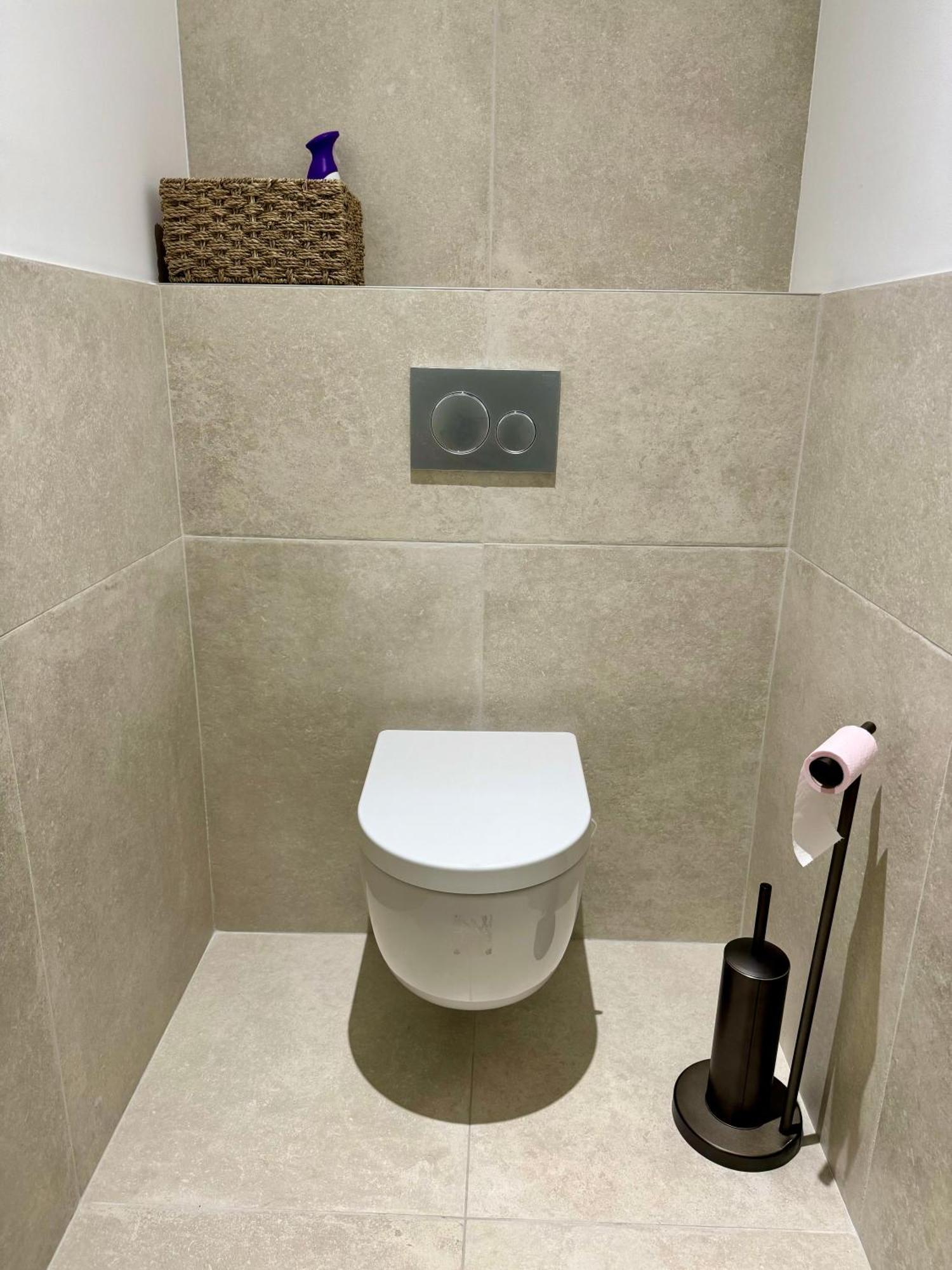 Chambre Privee Climatisee Avec Salle De Bains Partagee-Le Sapin Genay (Rhone) Екстериор снимка