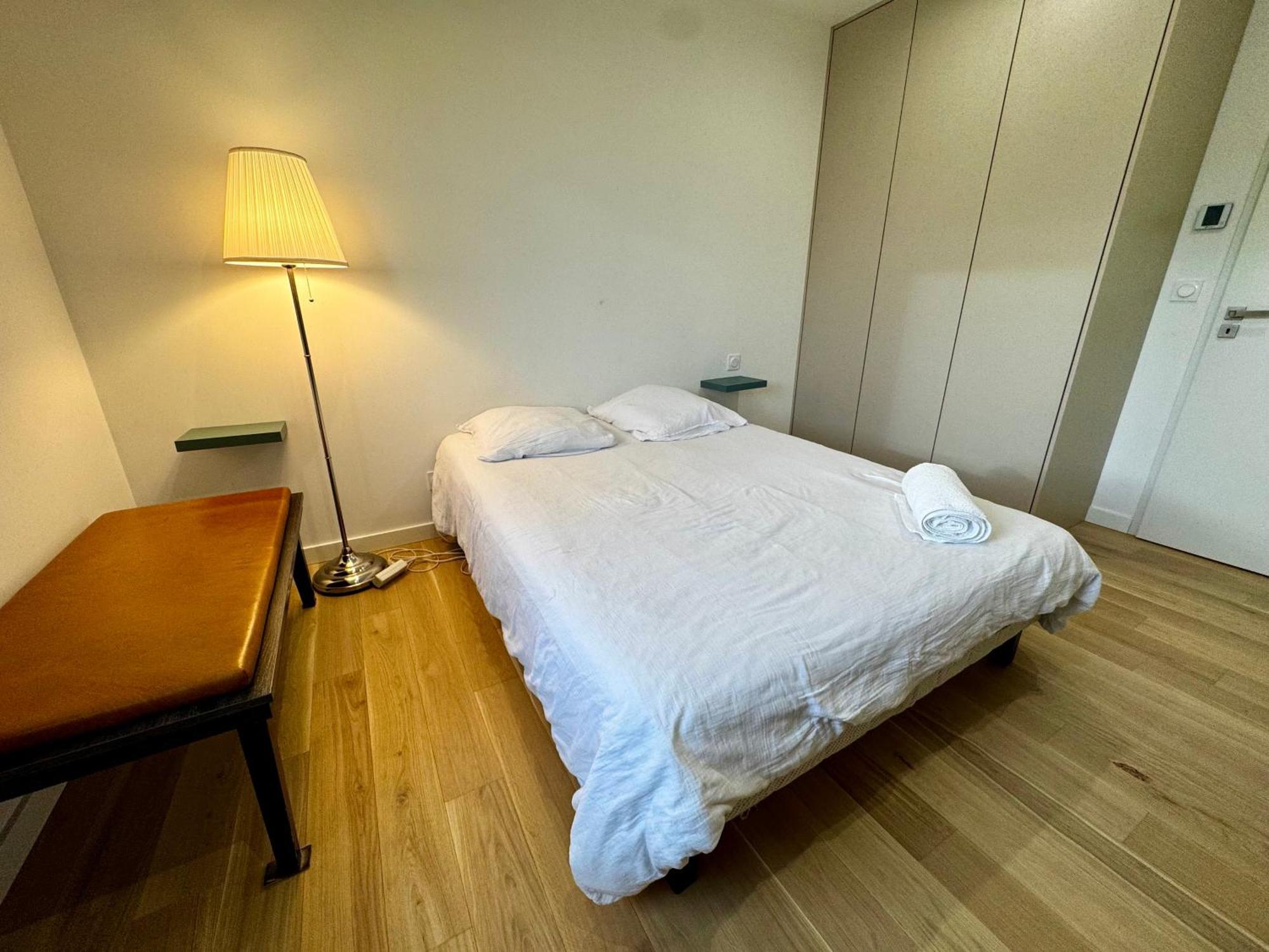 Chambre Privee Climatisee Avec Salle De Bains Partagee-Le Sapin Genay (Rhone) Екстериор снимка